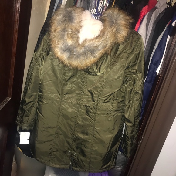 Green Faux Fur Puffer Jacket - Picture 5 of 8
